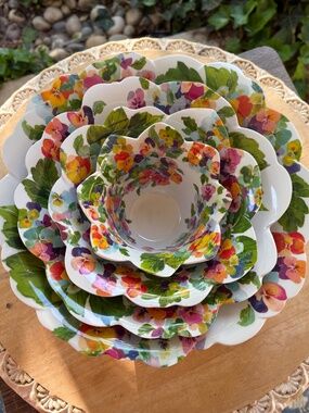 Rachel Zoe Melamine Nesting Bowls Spring Pansy Floral Scalloped Set of 4